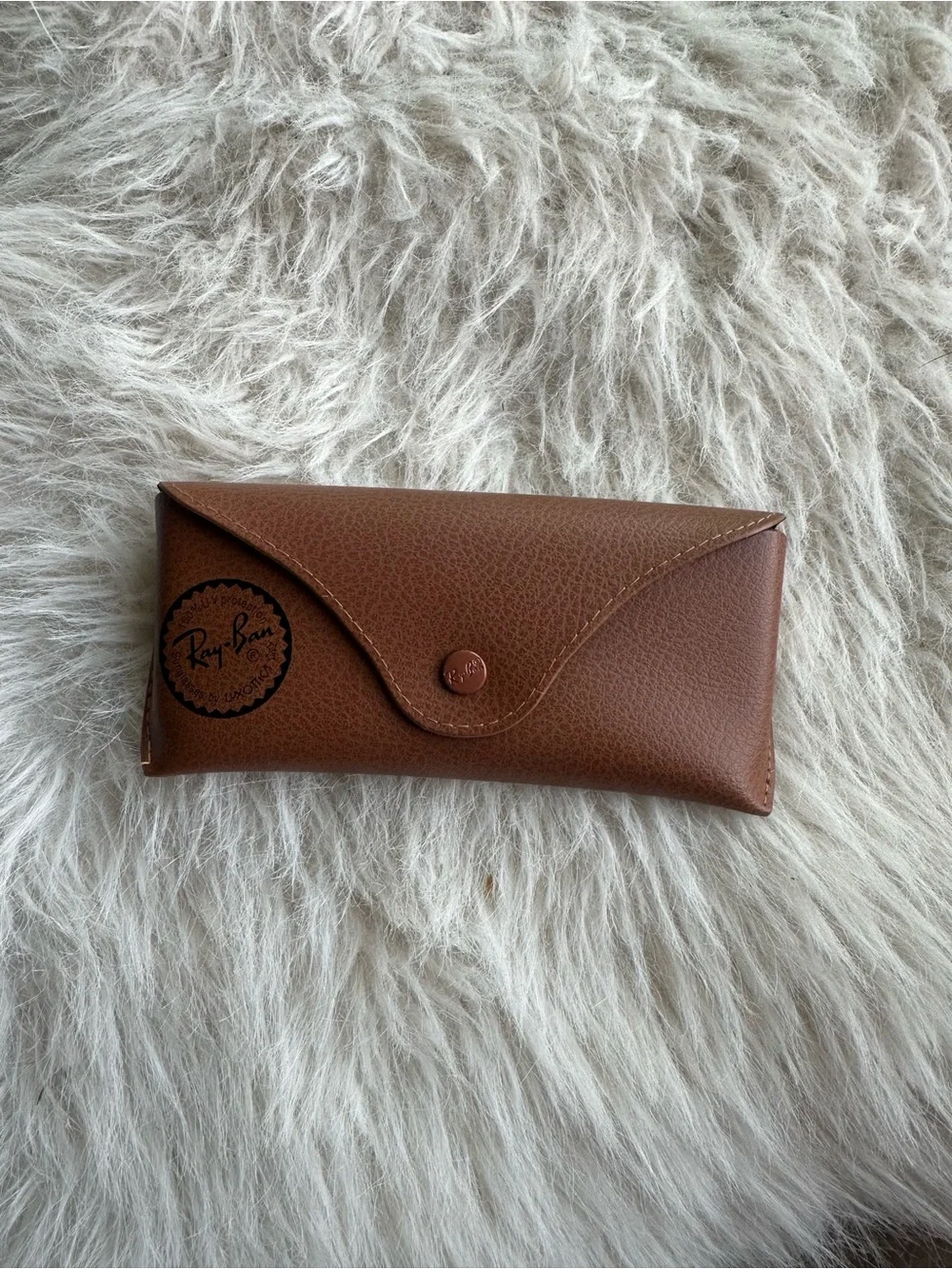 Ray-Ban Tan/Brown Faux Leather Sunglasses Case - Picture 2 of 7